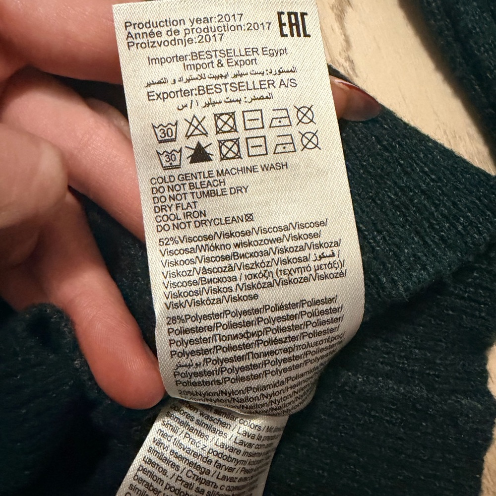 3/$20 Vero Moda Svea Off-Shoulder Ribbed Knit Sweater Medium Forest Green - Picture 4 of 6